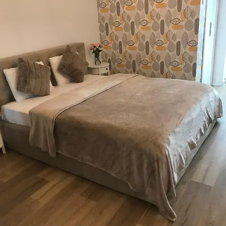 Lotus * ブカレスト